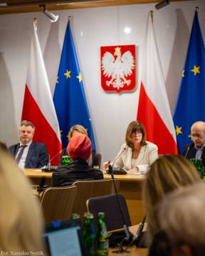 Pomagajki w Sejmie RP – o dobru dziecka w polityce i edukacji