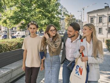 Celami konkursu wiedzy i umiejętności turystycznych #ObsługaKlientaWTurystyce organizowanego przez SAN są: